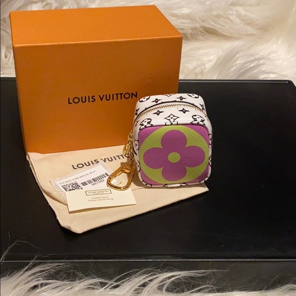 💕  Louis Vuitton Giant Monogram Cube Coin Purse💕 - Picture 2 of 12